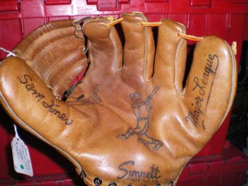 Sam Jones Sonnett Front